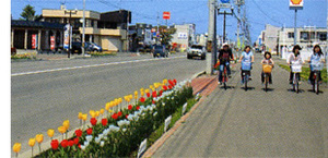 花いっぱいの道