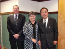 ジャット元議長夫妻の写真